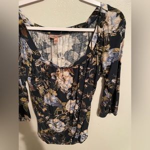 Cute , light weight top made by willow and root .